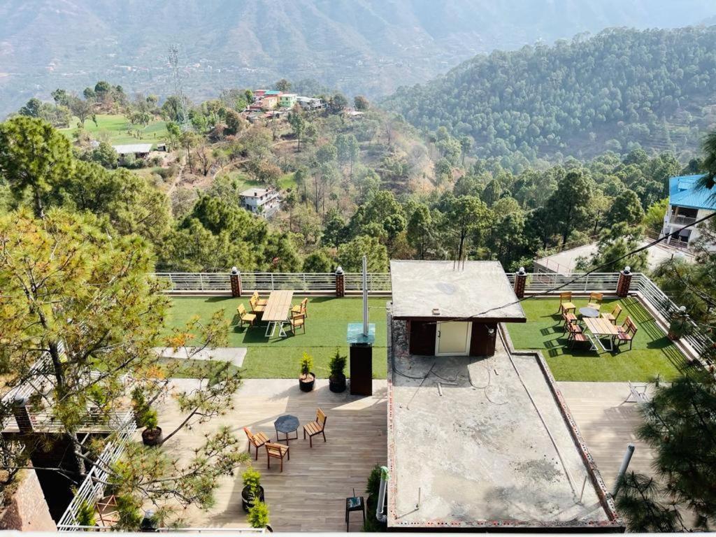 Hillcrest Heights Panzió Kasauli Kültér fotó