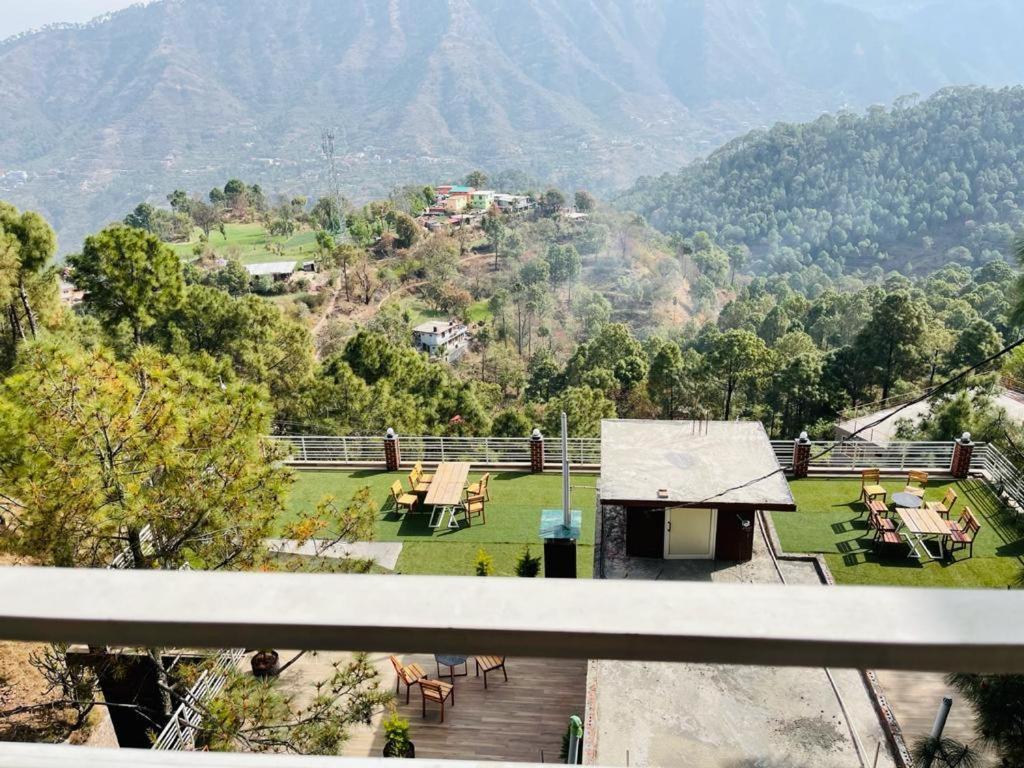 Hillcrest Heights Panzió Kasauli Kültér fotó