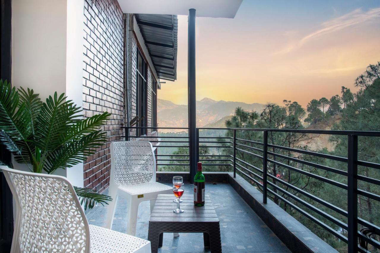 Hillcrest Heights Panzió Kasauli Kültér fotó